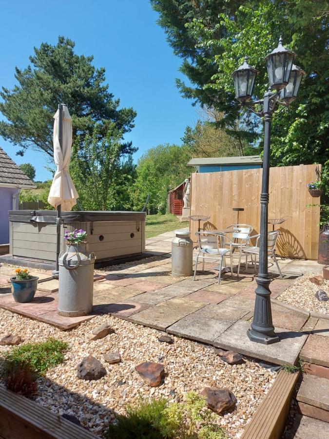 Hot Tub Hideaway Hemyock Exterior foto